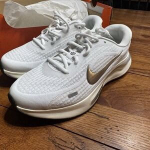 Nike Journey Run- White/Metallic Silver 7.5 Women's Running Shoes